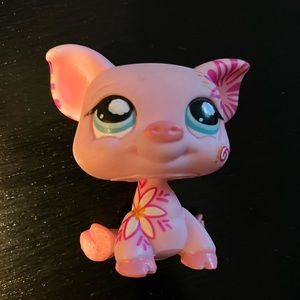 Littlest Pet Shop pig with flowers